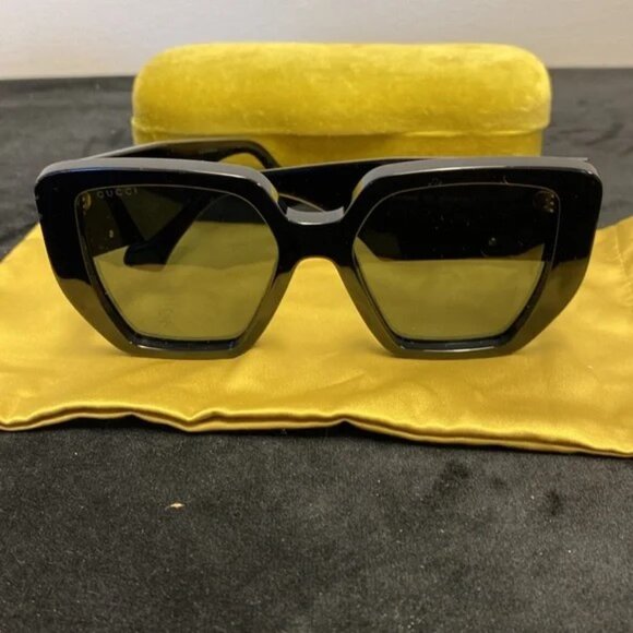 Gucci Women's Geometric Black Frame Sunglasses - Picture 7 of 10